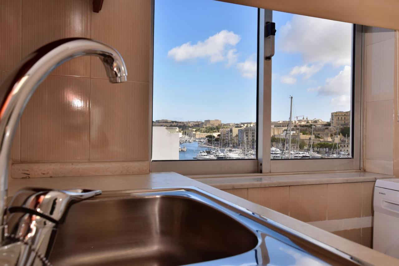 2 Bedroom, Bright & Central Top Floor Apartment - 5 Msida Extérieur photo