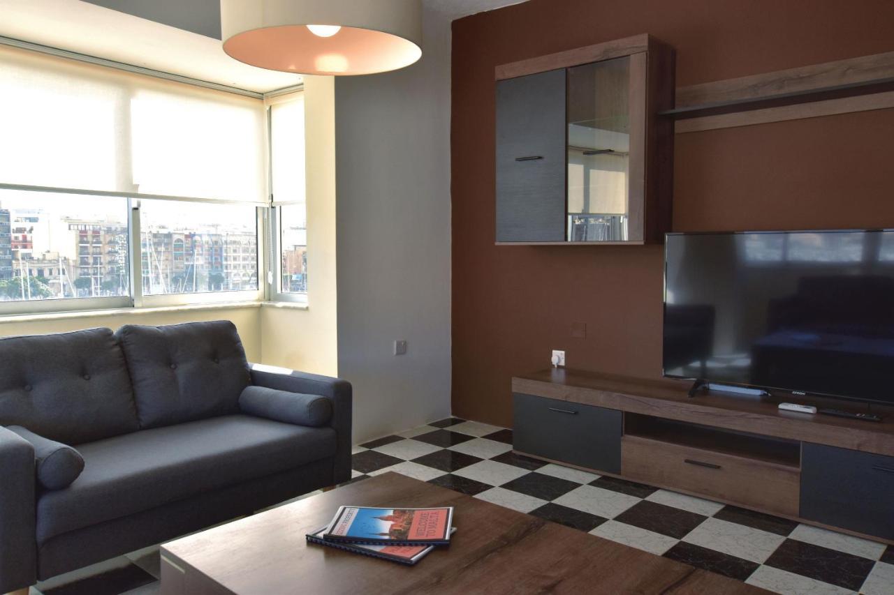 2 Bedroom, Bright & Central Top Floor Apartment - 5 Msida Extérieur photo