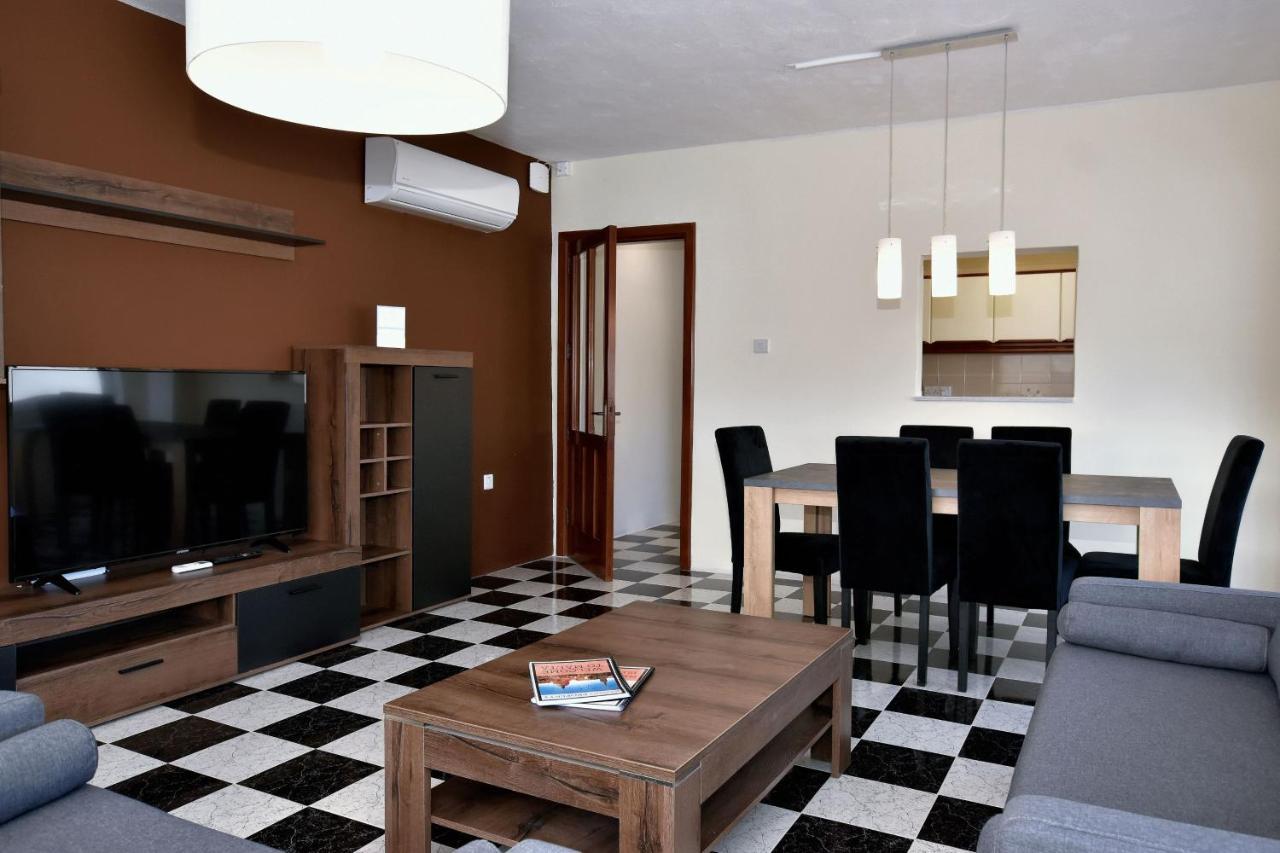 2 Bedroom, Bright & Central Top Floor Apartment - 5 Msida Extérieur photo