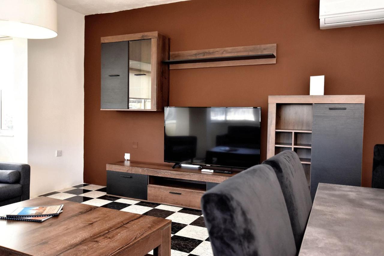 2 Bedroom, Bright & Central Top Floor Apartment - 5 Msida Extérieur photo
