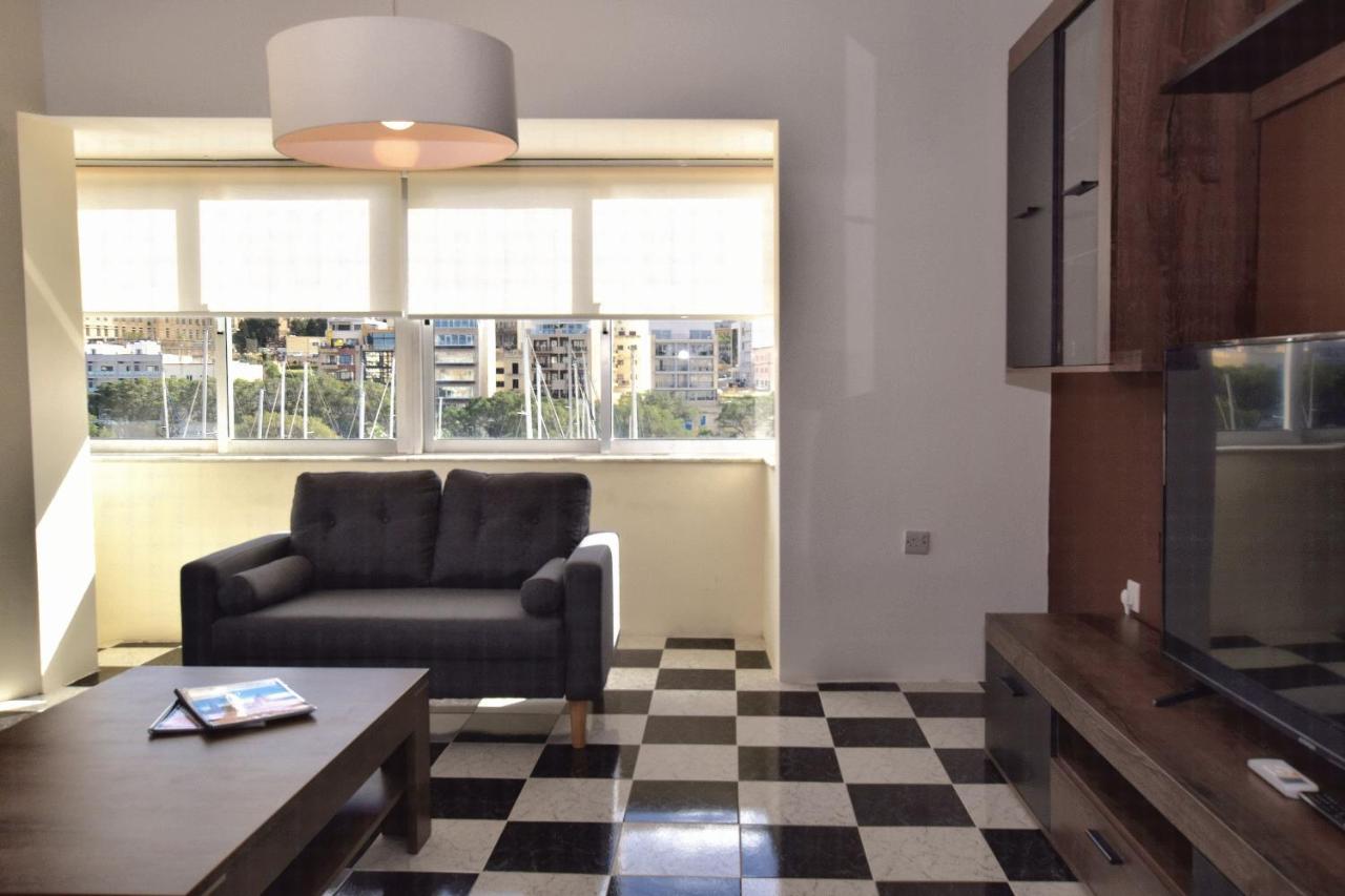 2 Bedroom, Bright & Central Top Floor Apartment - 5 Msida Extérieur photo